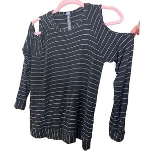 Design Lab Lord & Taylor black white stripe cold shoulder knit Medium